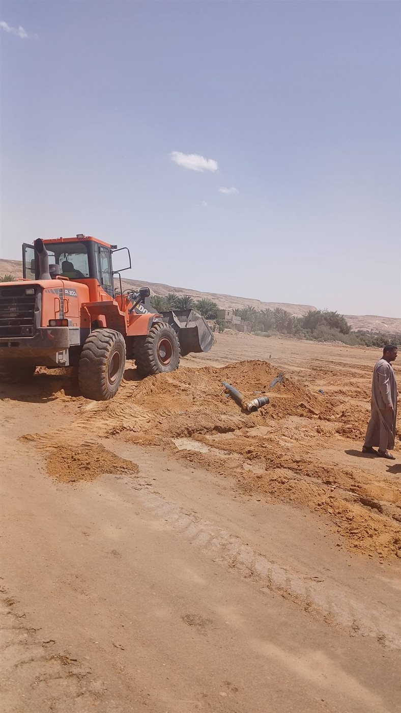 إزالة تعدٍ داخل حرم منطقة آثار الشيخ عبادة بالمنيا