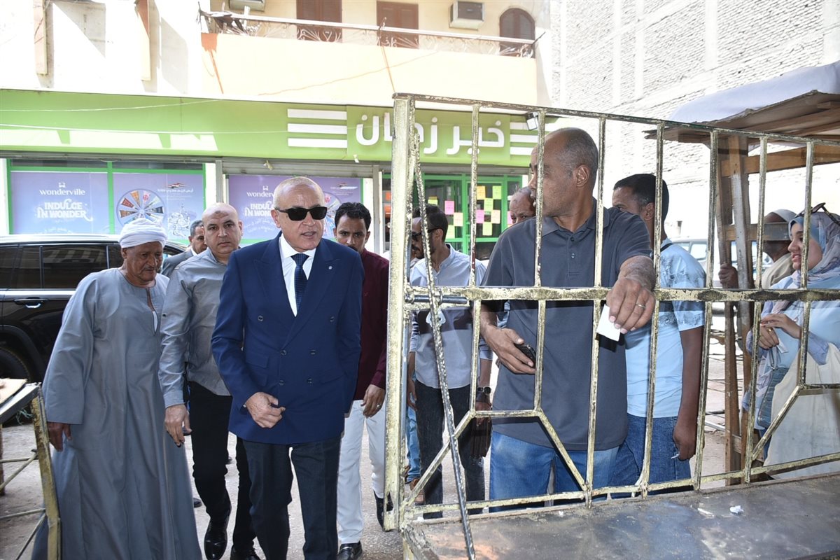 محافظ الأقصر يفتتح سوق اليوم الواحد