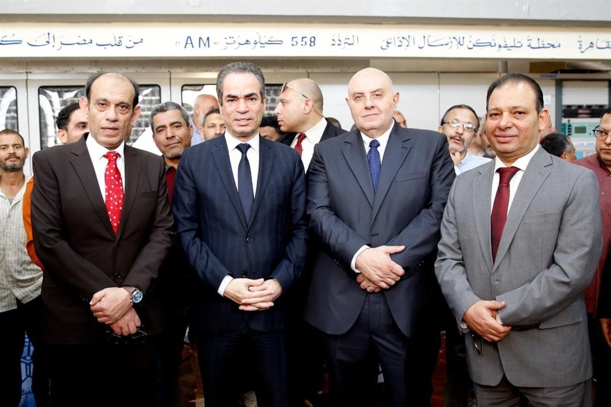 عبدالرحمن البسيوني يتسلم مهام رئيس الإذاعة المصرية من محمد لطفي