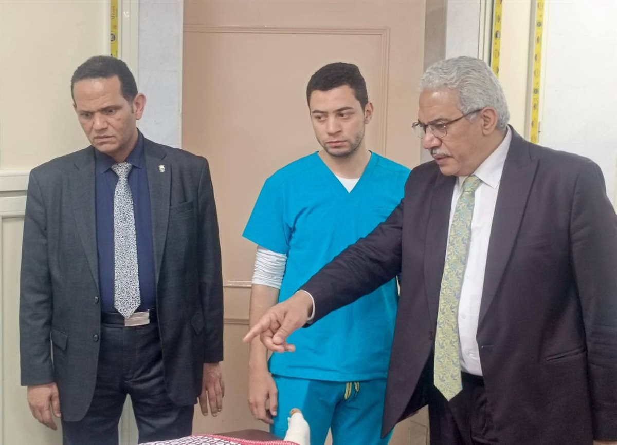 نائبا رئيس جامعة الأزهر في جولة مفاجئة بعد منتصف الليل بمستشفيي الحسين والزهراء الجامعيين