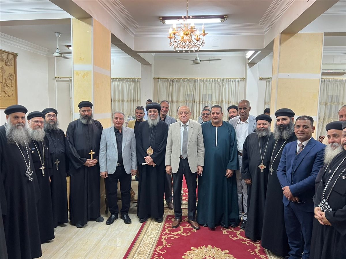 محافظ الأقصر يزور كنيسة الشهيد مارجرجس بأرمنت