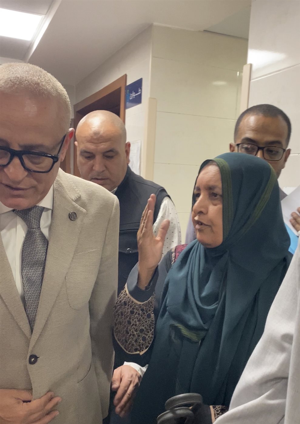 سيدة من أرمنت للمحافظ أنت عم وخال عيالي&nbsp;