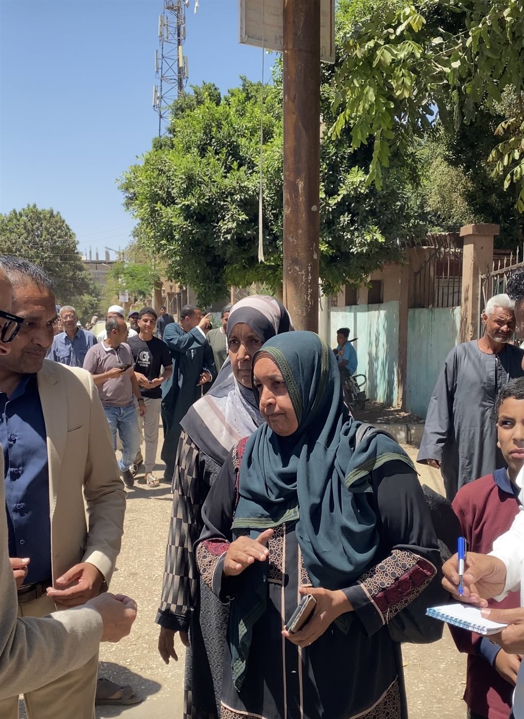 سيدة من أرمنت للمحافظ أنت عم وخال عيالي&nbsp;