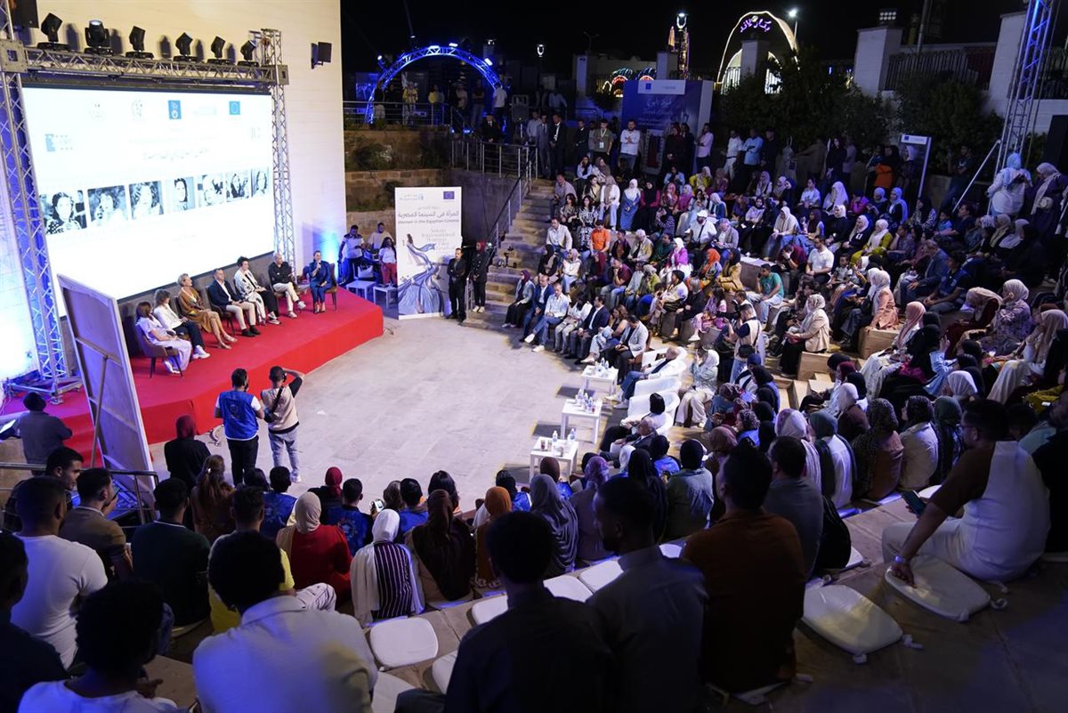 400 طالب من متطوعي التضامن الاجتماعي في فعاليات مهرجان أسوان لأفلام المرأة
