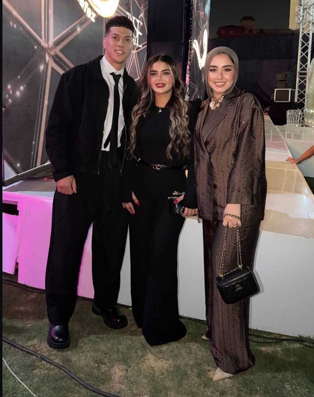 إمام عاشور يساند زوجته فى أول عرض أزياء من تصميماتها