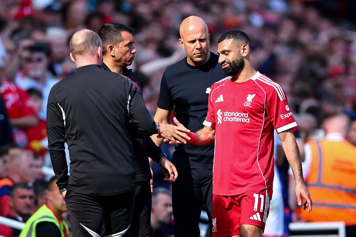 <strong>إصابة محمد صلاح في مباراة ليفربول وكريستال بالاس في الدوري الإنجليزي الممتاز 2025 - 2026
