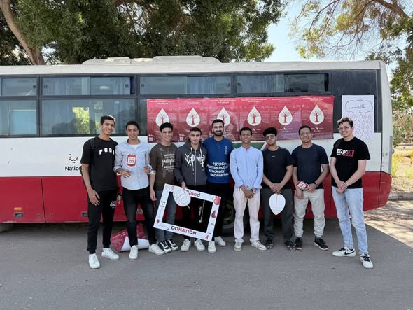 طلاب صيدلة الأزهر بأسيوط يطلقون حملة للتبرع بالدم