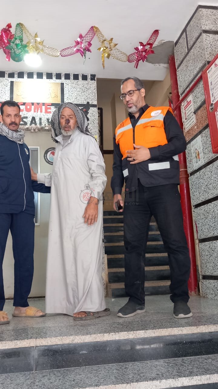 مسن الشرقية خلال إيداعه بدار المسنين