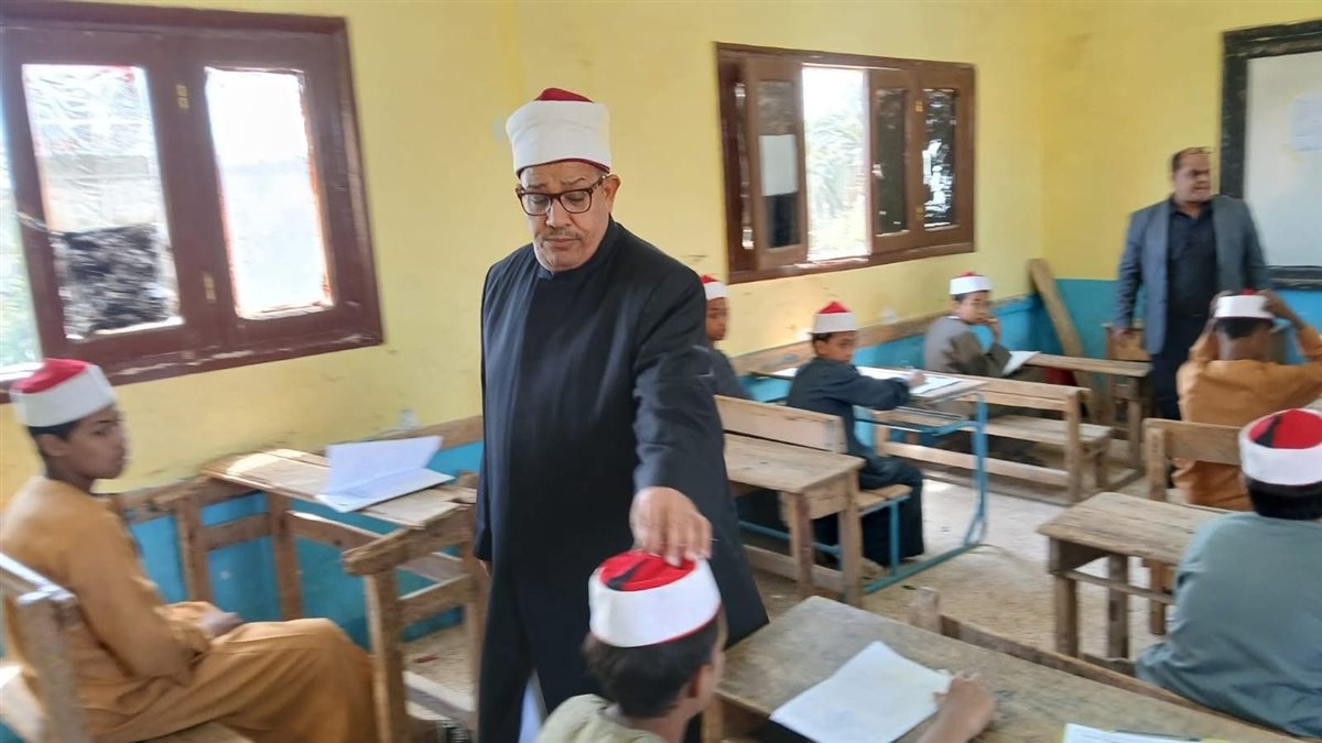 جولة وكيل منطقة الأقصر الازهرية لتفقد الامتحانات&nbsp;