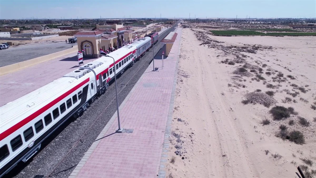 قطار السكة الحديد على خط الفردان - بئر العبد