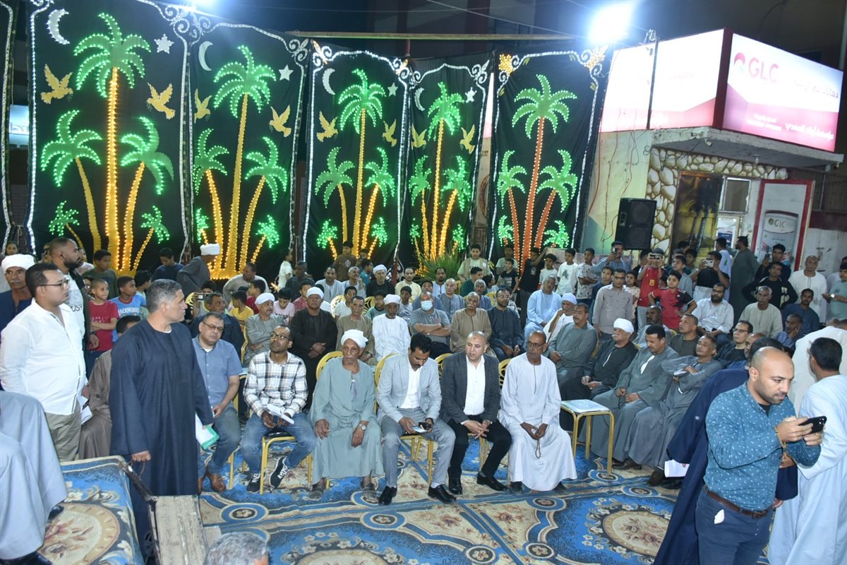 لقاء جماهيري لمحافظ الأقصر بأهالي قرية الرياينة&nbsp;