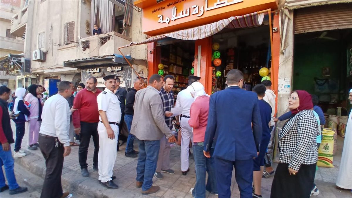 <strong>إزالة تعديات ومخالفات بناء وإحالة مسؤولين للنيابة الإدارية</strong>