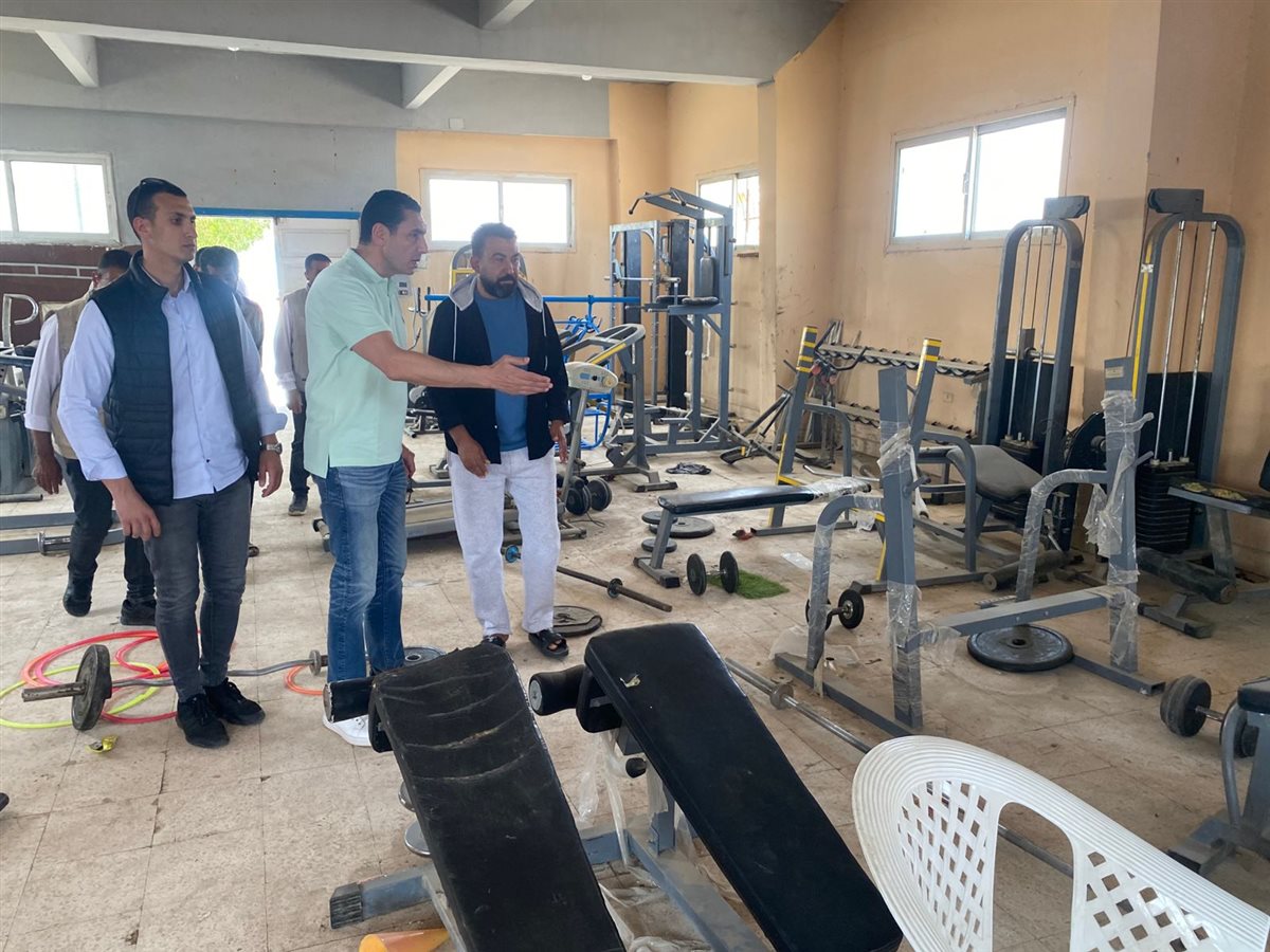 جولة وزير الرياضة في مراكز شباب السويس
