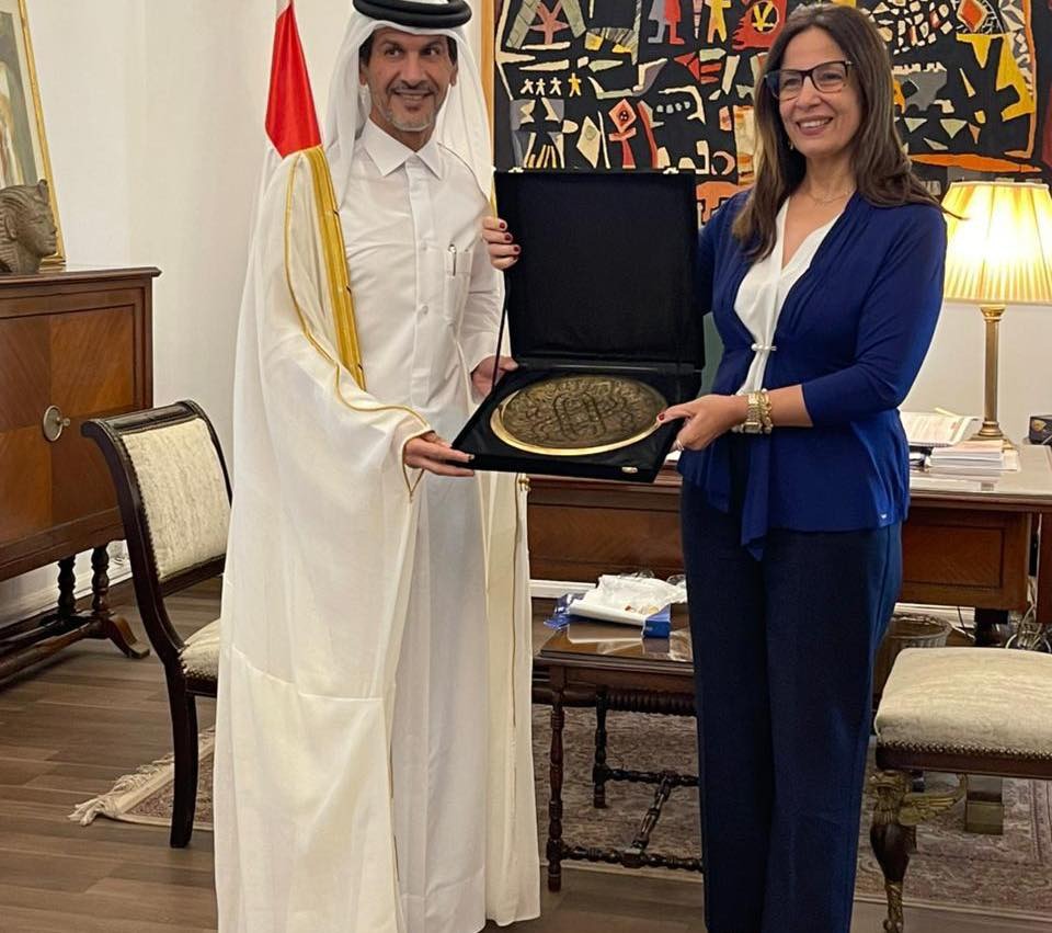 وزيرة الثقافة تستقبل سفير قطر بالقاهرة