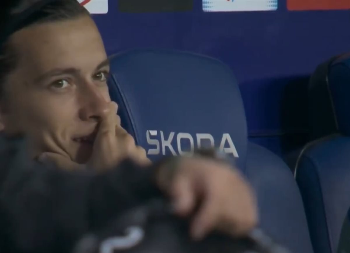 <strong>الظهير الأيسر ألفارو كاريراس لاعب ريال مدريد من مباراة فريقه ضد إسبانيول في الدوري الإسباني 2025 - 2026 
