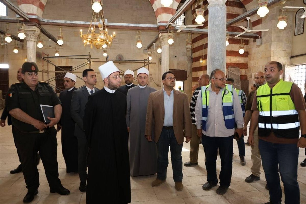 وزير الأوقاف ومحافظ القاهرة يتابعان أعمال الترميم لعددٍ من المساجد&nbsp;