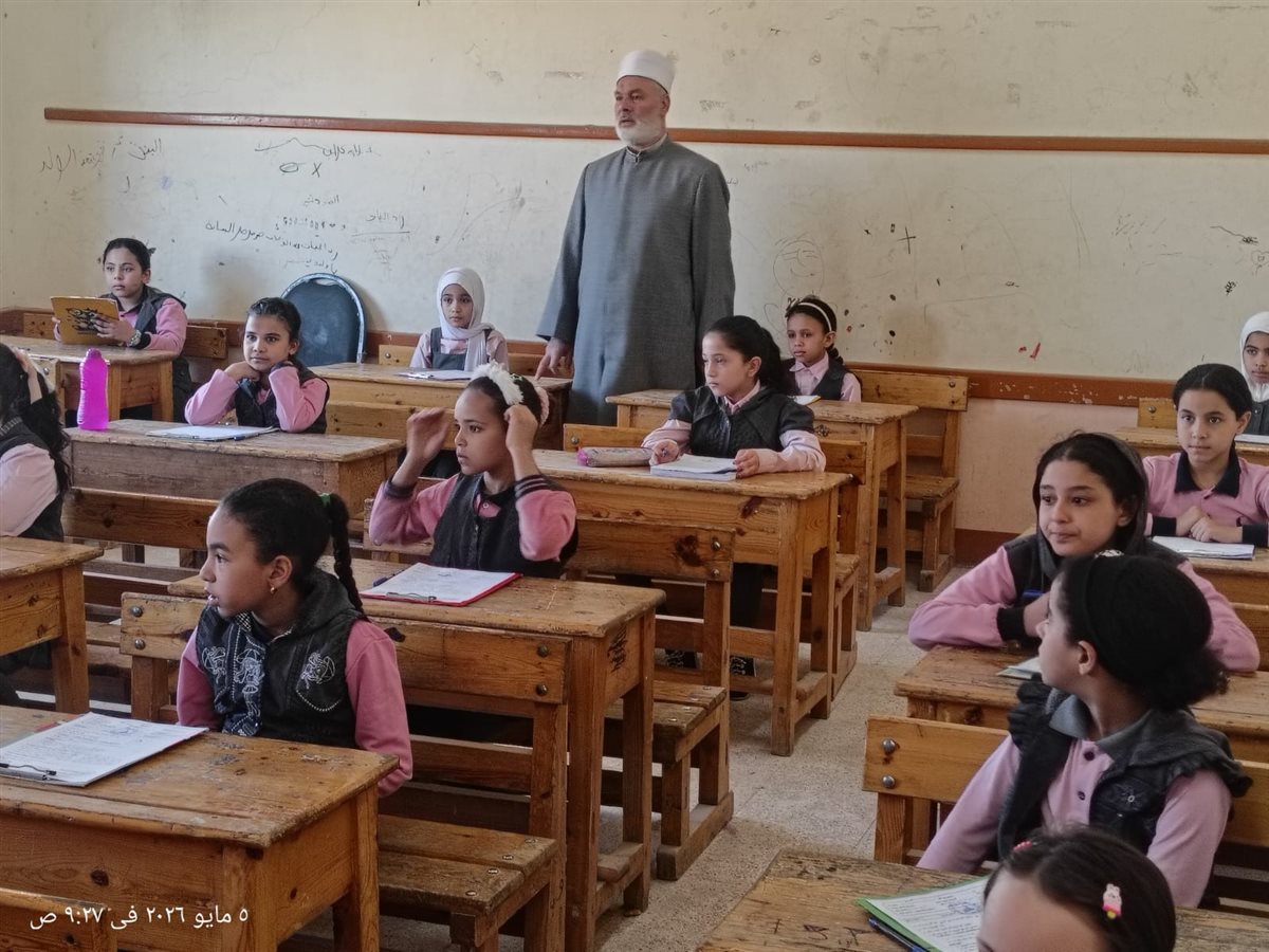 امتحانات النقل بمجمع علي بن أبي طالب النموذجي