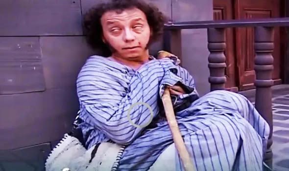أفادت تقارير إعلامية بإلقاء القبض على الفنان السوري معن عبد الحق، الشهير بشخصية “الجاسوس صطيف” في مسلسل باب الحارة، وذلك في العاصمة دمشق، وسط حالة من الجدل والتساؤلات حول ملابسات الواقعة.