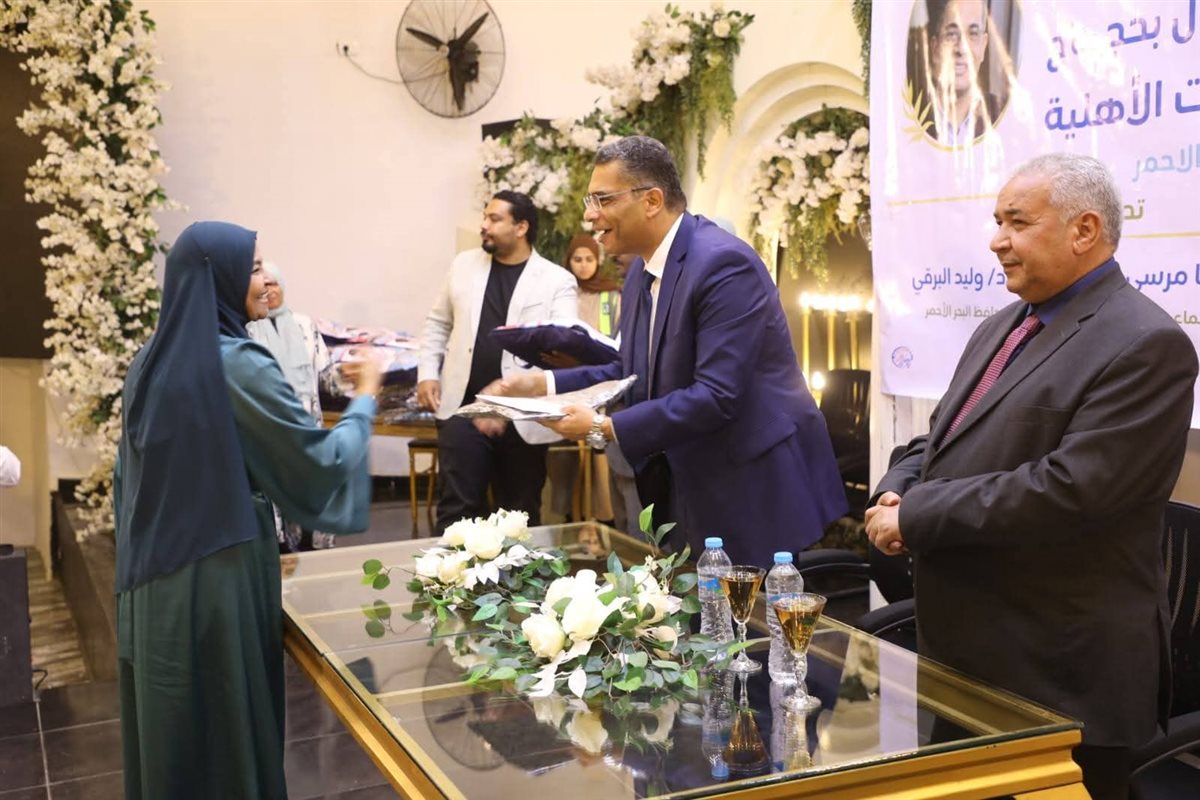 محافظ البحر الاحمر يودع بعثة الحج 