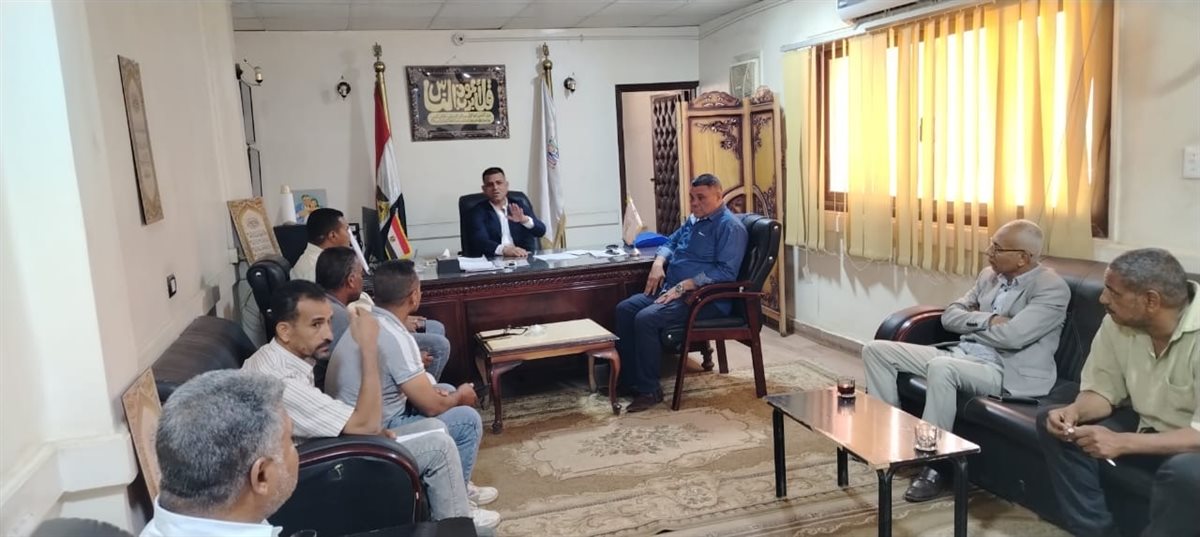 اجتماع رئيس مركز ومدينة أرمنت&nbsp;