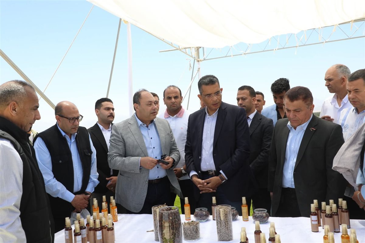 محافظ البحر الأحمر يضع حجر أساس المرحلة الثالثة للجوجوبا 