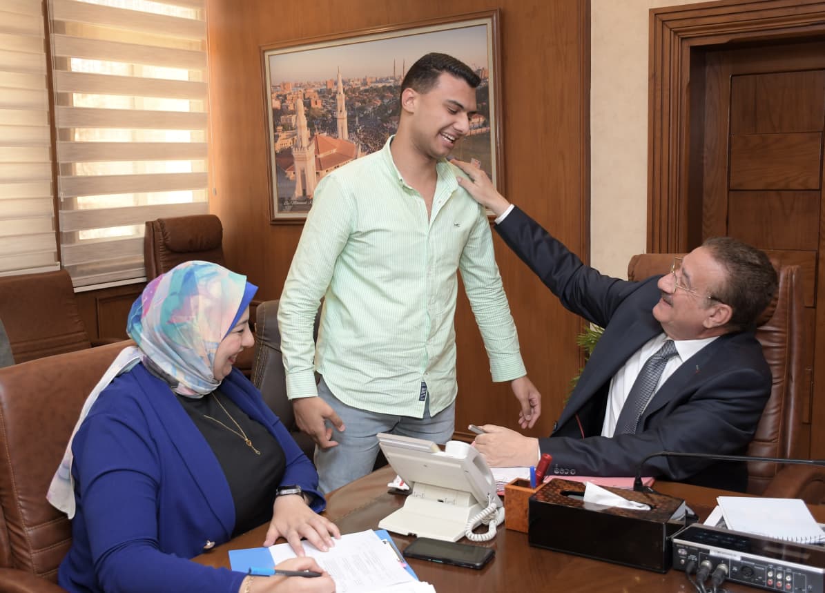 محافظ بورسعيد يلتقي المواطنين&nbsp;