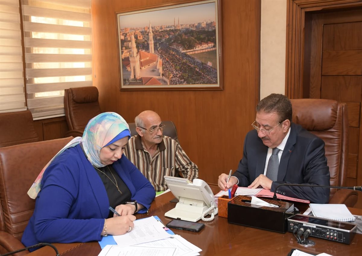 محافظ بورسعيد يلتقي المواطنين&nbsp;