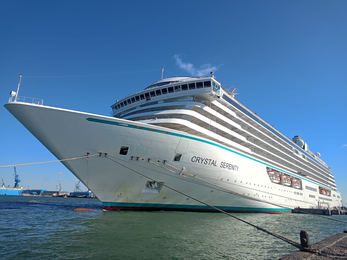 السفينة CRYSTAL SERENITY