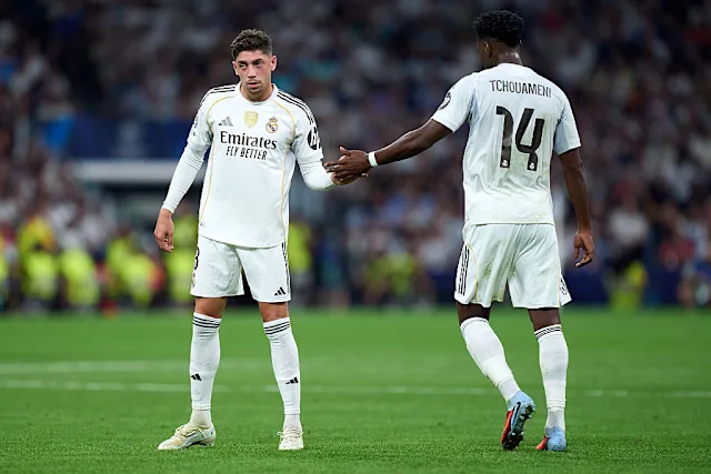 القصة الكاملة لـ اشتباك فالفيردي وتشواميني يفجر أزمة داخل ريال مدريد قبل الكلاسيكو