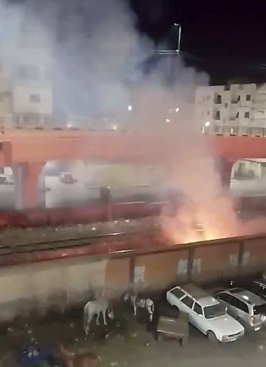 السيطرة على حريق محدود بمخلفات ورقية داخل محطة سكة حديد الأقصر دون إصابات&nbsp;