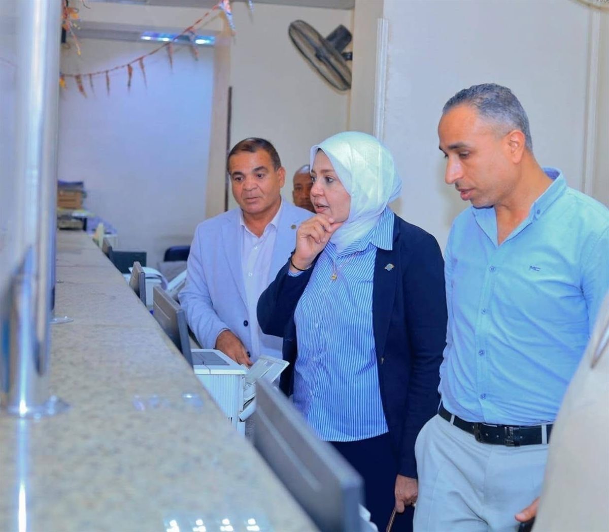 اجتماع رئيس مركز اسنا ومديرة التأمين الصحي&nbsp;