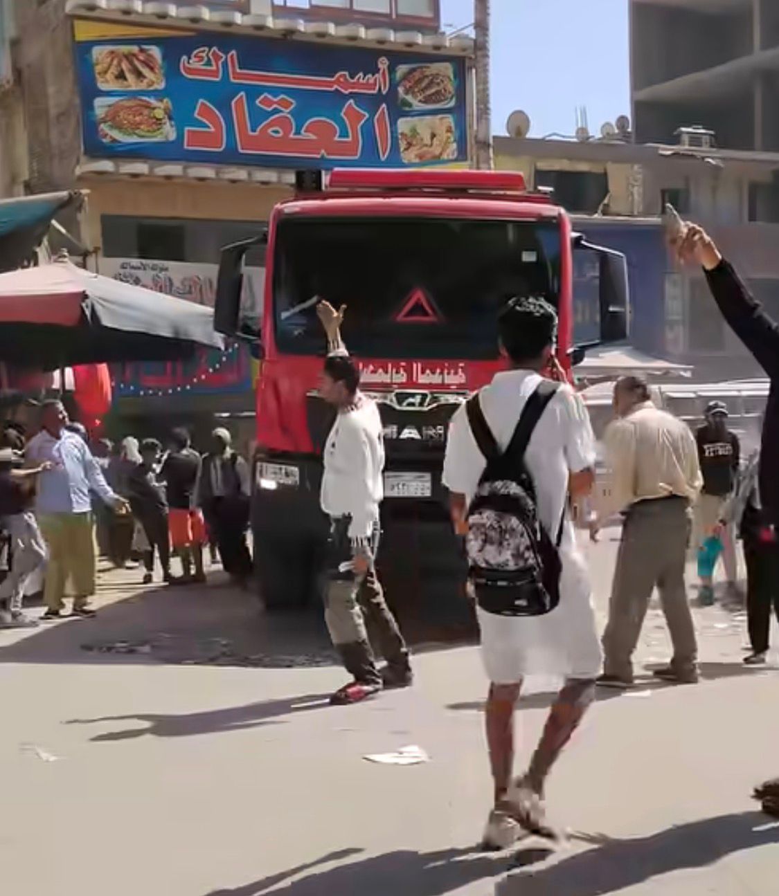 جانب من تعطل سيارات الإطفاء بسبب الإشغالات بشارع ناهيا