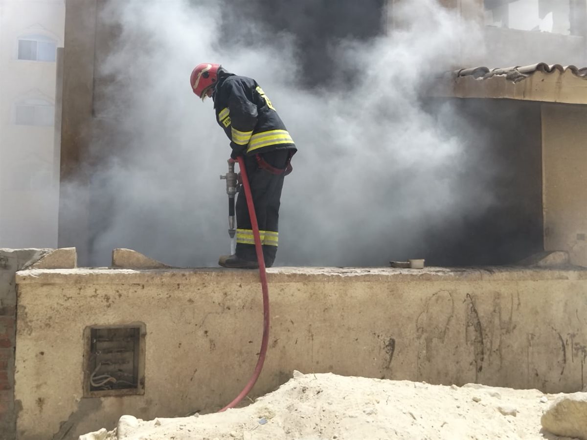 السيطرة على حريق فيلا مهجورة بالغردقة 