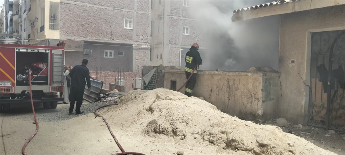 السيطرة على حريق فيلا مهجورة بالغردقة 