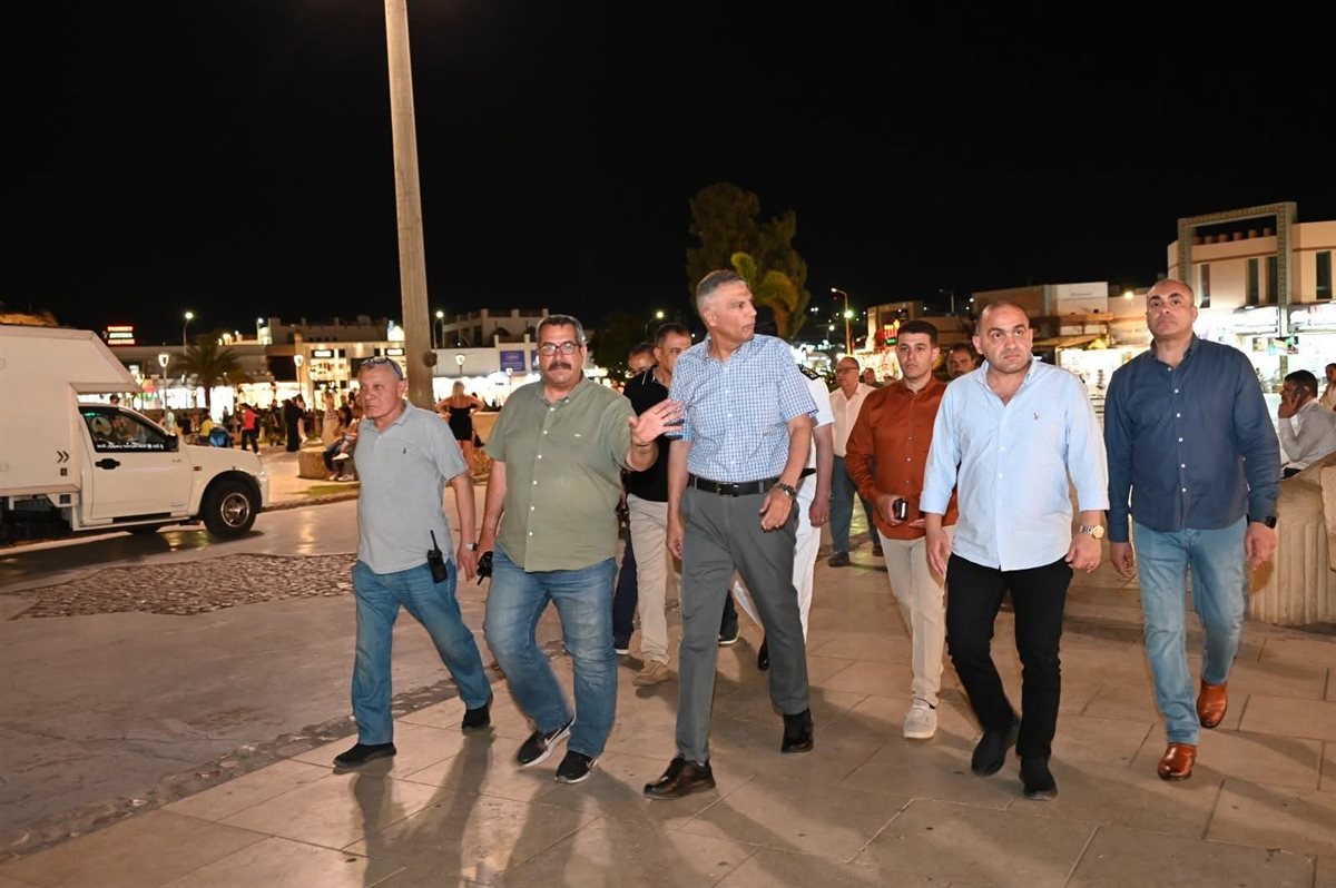 محافظ جنوب سيناء يتفقد السوق التجاري بشرم الشيخ