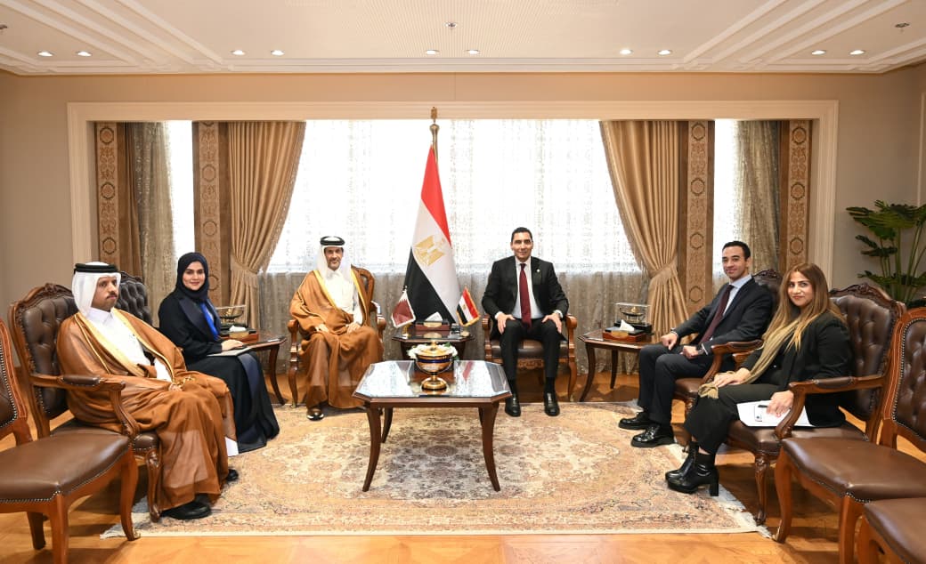 وزير الشباب والرياضة يستقبل سفير دولة قطر بالقاهرة لبحث فتح آفاق جديدة للتعاون المشترك | صور