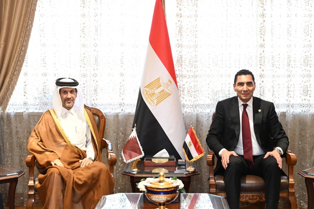 وزير الشباب والرياضة يستقبل سفير دولة قطر بالقاهرة لبحث فتح آفاق جديدة للتعاون المشترك | صور