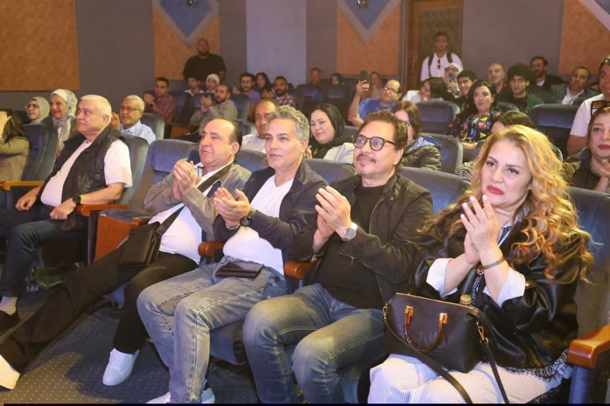 لقطات من عرض متولي وشفيقة على مسرح الطليعة