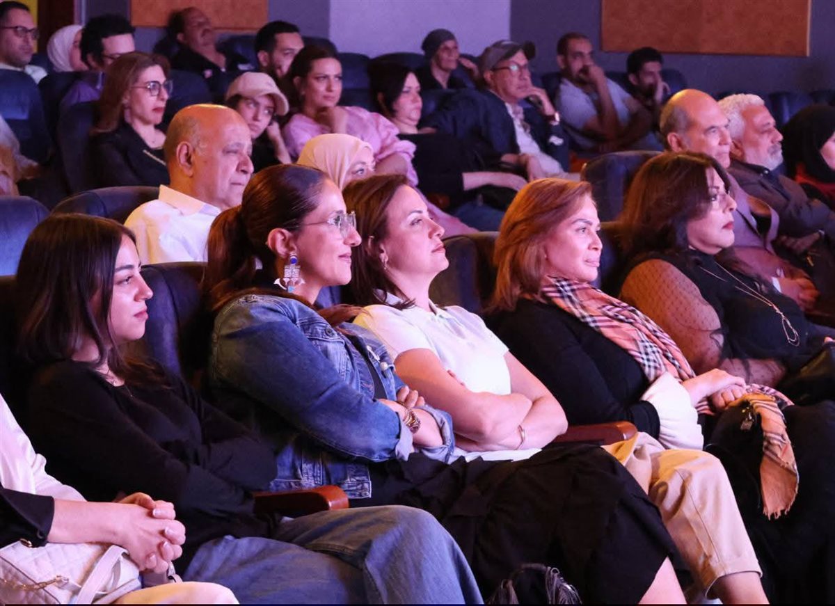 لقطات من عرض متولي وشفيقة على مسرح الطليعة