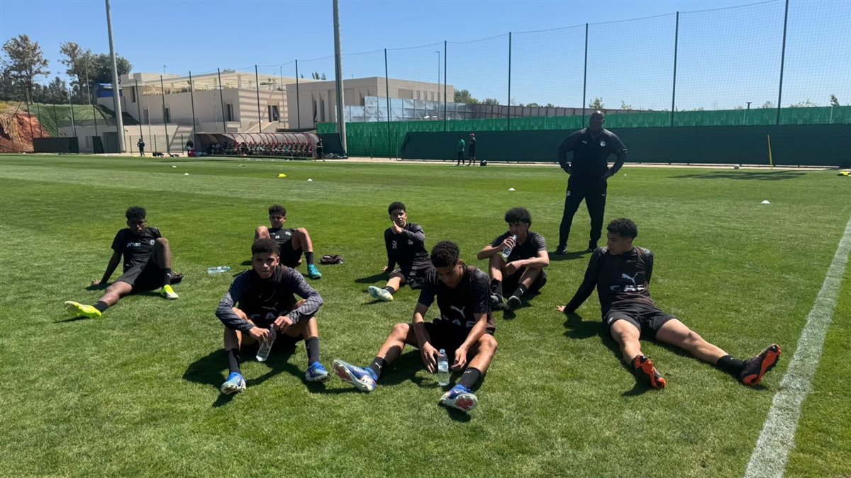 مران منتخب الناشئين (2)
