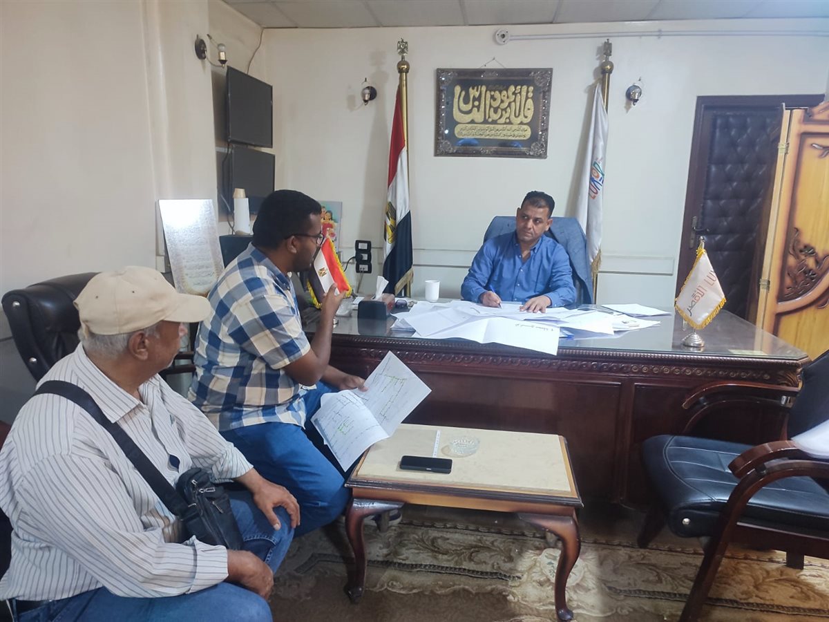 اجتماع رئيس مركز ومدينة أرمنت