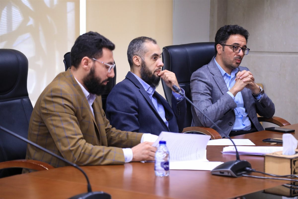 لجنة المتابعة بـ البحوث الإسلاميَّة تستعرض دراسات حول توظيفات الذكاء الاصطناعي في المجال الدِّيني
