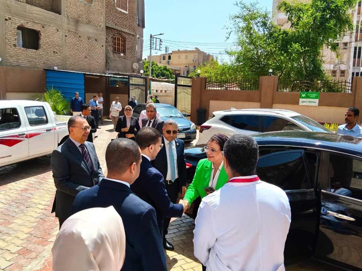 نائب وزير الصحة تزور وحدة طب أسرة العوامية بالأقصر