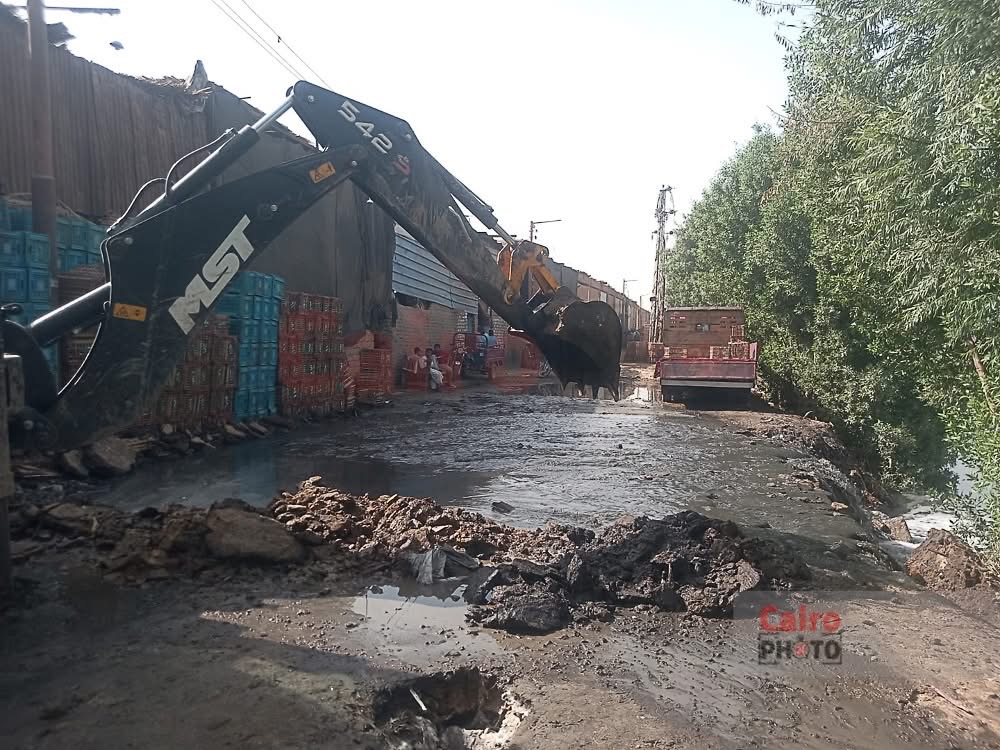 كسر خط طرد مياه بالجوايده في اسنا&nbsp;