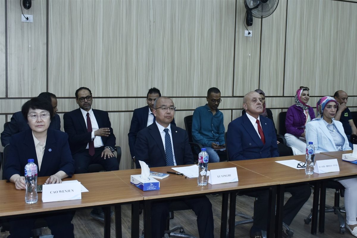 محافظ الأقصر يفتتح اول مركز ثقافي صيني بجامعة الأقصر&nbsp;