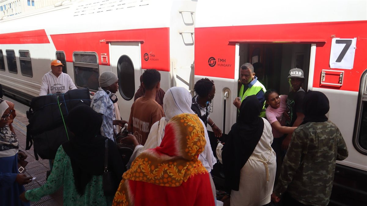رحلة جديدة لنقل السودانيين إلى أسوان