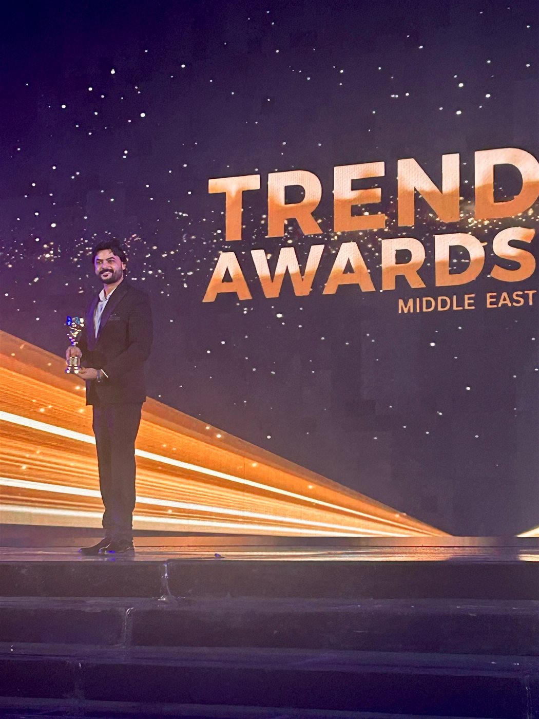 محمود حمدان يحصد جائزة أفضل مؤلف من حفل جوائز &nbsp;Trend Awards
