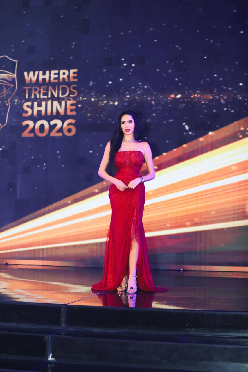 الإعلامية فيروز مكي تتألق في تقديم حفل Trend Awards