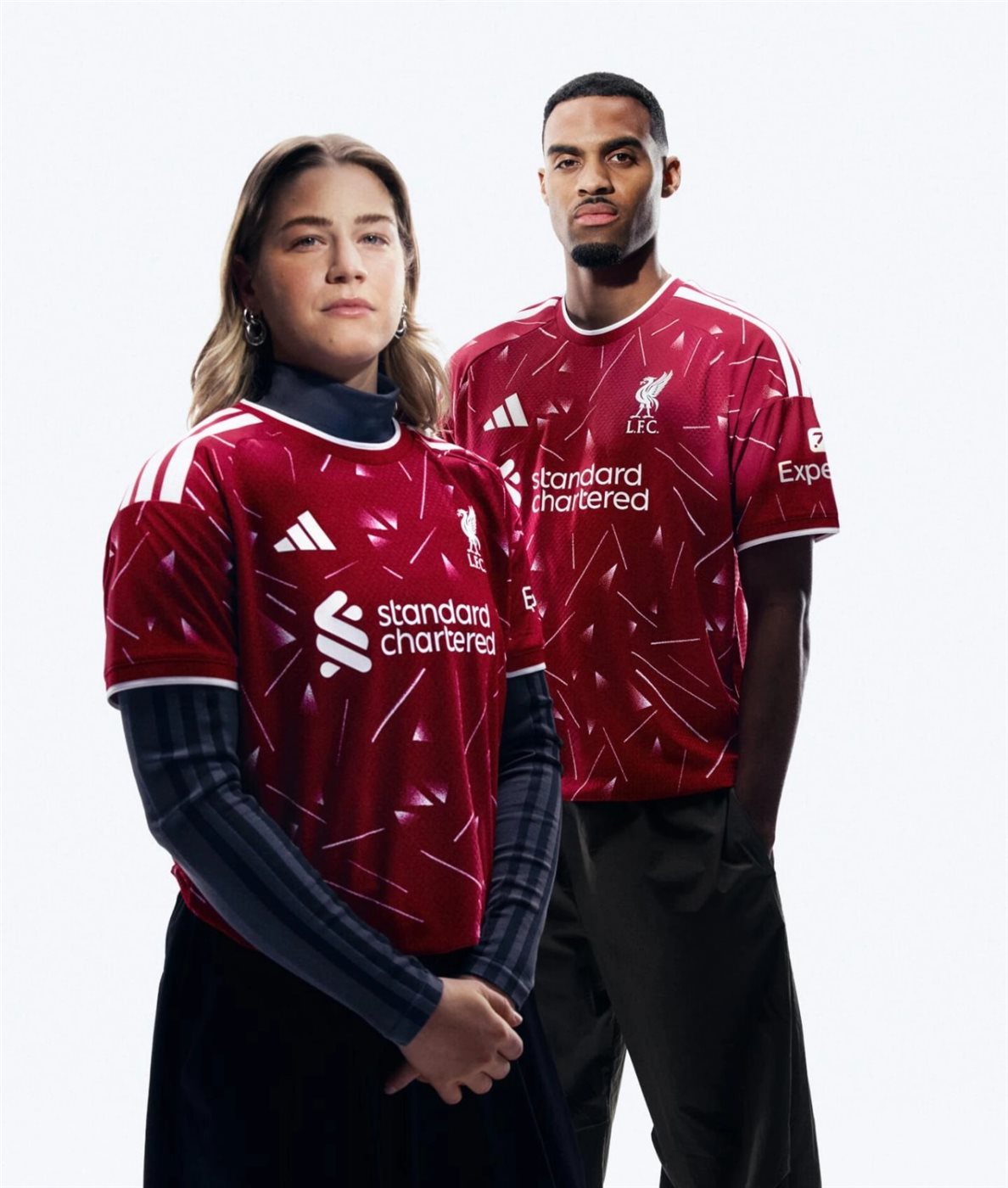 <strong>بدون تواجد محمد صلاح.. ليفربول يعلن عن قميصه للموسم الجديد&nbsp;</strong>