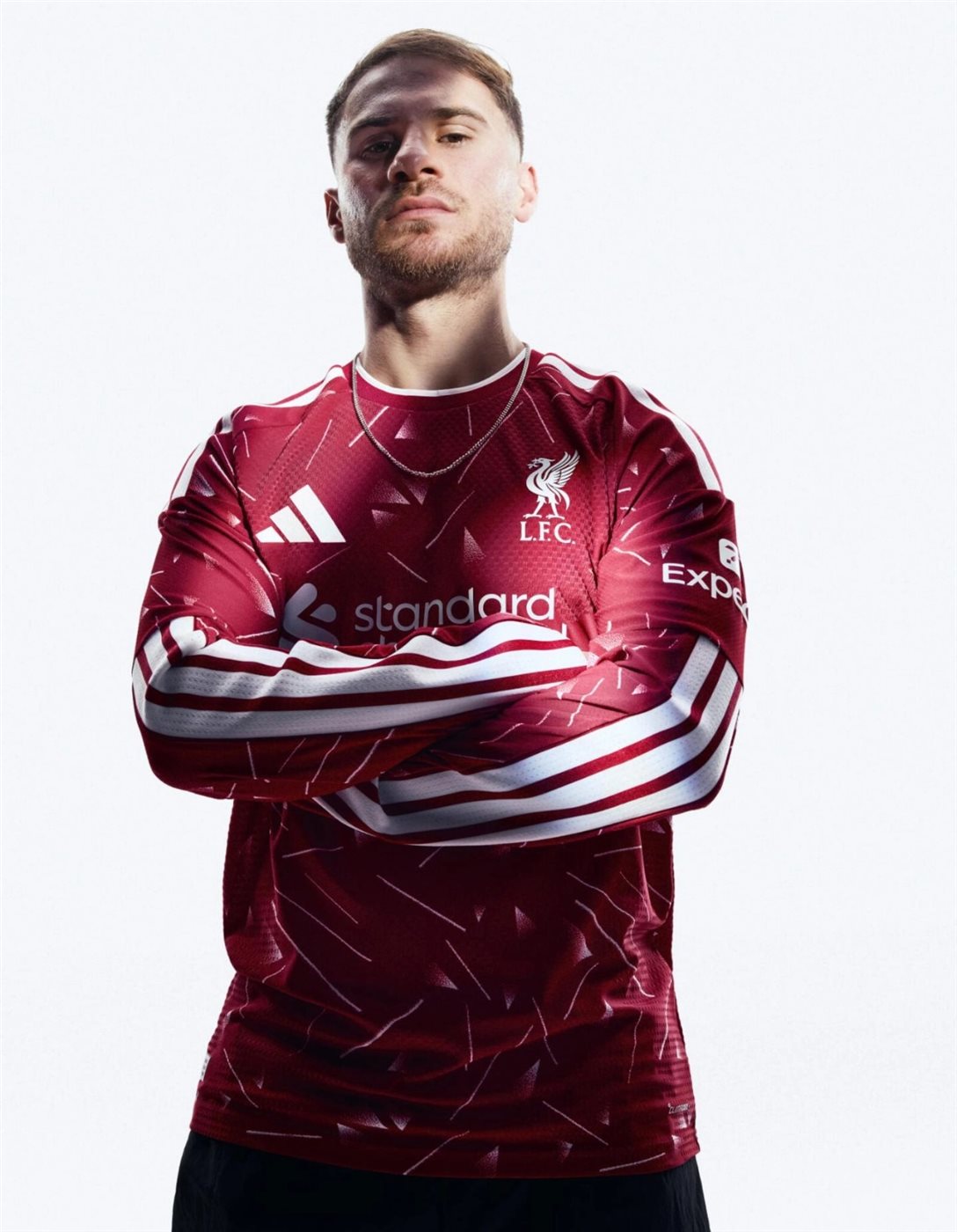 <strong>بدون تواجد محمد صلاح.. ليفربول يعلن عن قميصه للموسم الجديد&nbsp;</strong>